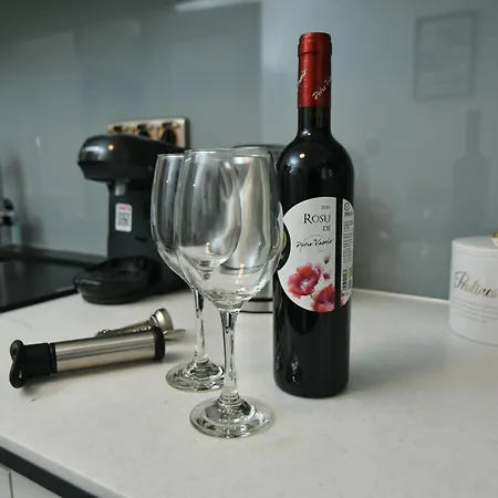 Charm Parliament View شقة *