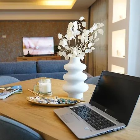 Апартаменти Charm Parliament View Бухарест