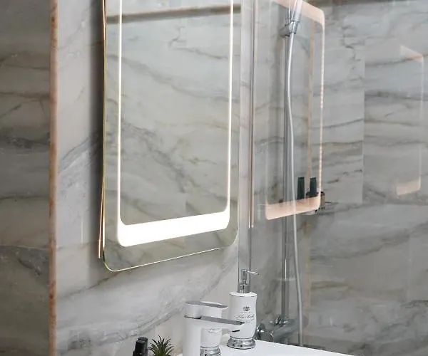 Charm Parliament View