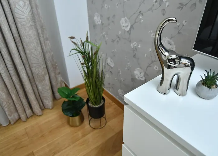 Charm Parliament View Apartman *