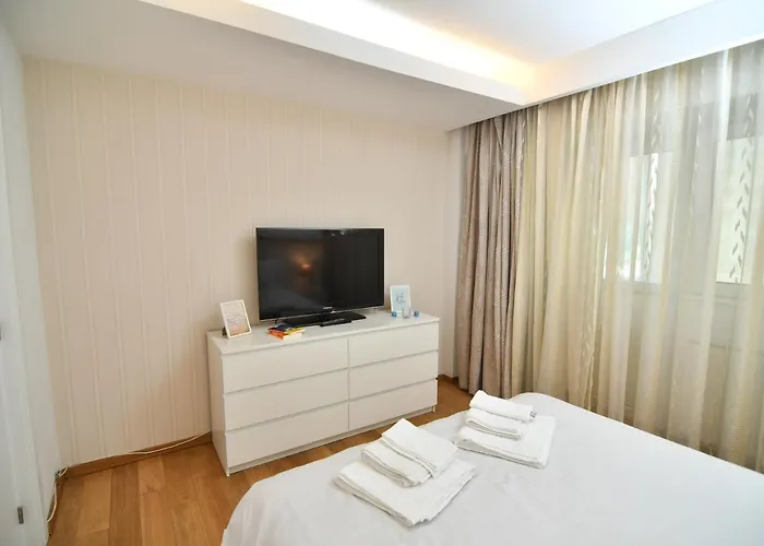 Charm Parliament View