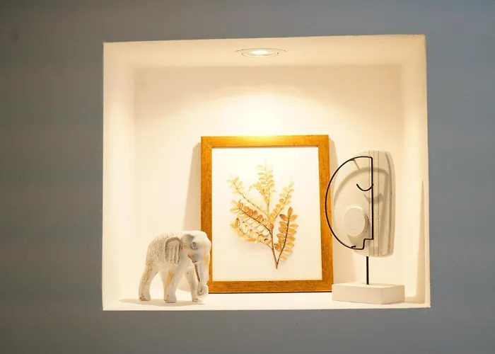 Charm Parliament View *