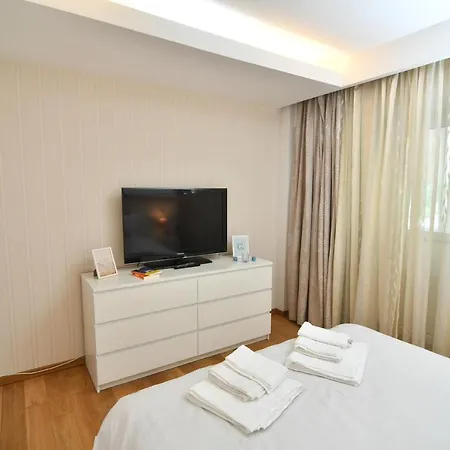 Charm Parliament View