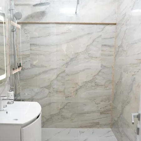 Charm Parliament View Apartmán