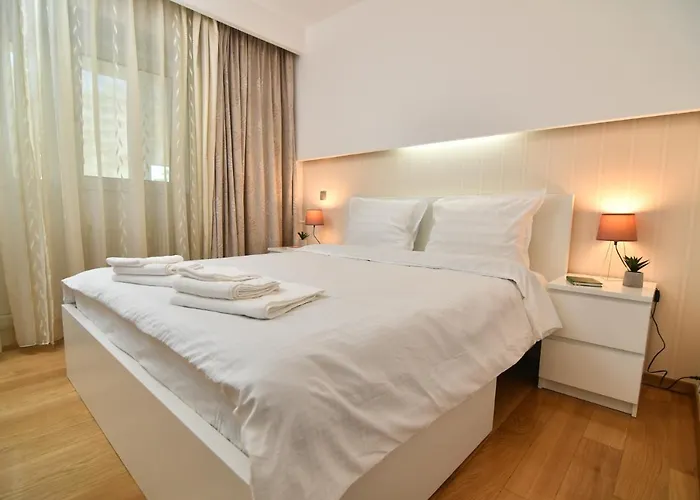 Charm Parliament View *