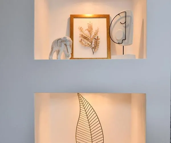 Charm Parliament View *